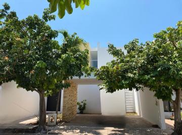 Casa · 180m² · 3 Recámaras · 2 Estacionamientos · Casa - Fraccionamiento Las Américas