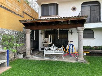 Casa · 619m² · 3 Recámaras · 3 Estacionamientos · Casa en Club de Golf San Gaspar