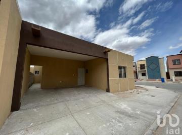 Casa · 161m² · 3 Recámaras · 2 Estacionamientos · En Venta Casa, Valle Diamante, Chihuahua