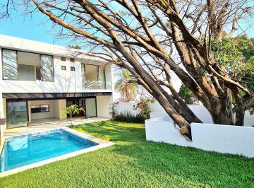 Casa de 1 habitación, Cuernavaca · Oportunidad Minimalista con Seguridad en Zona Dorada