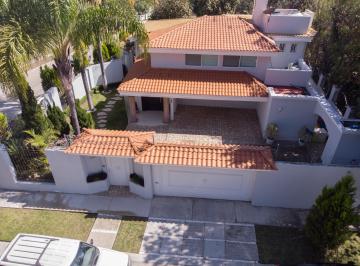 Casa de 5 habitaciones, Tlajomulco de Zúñiga · Casa en Venta en El Palomar