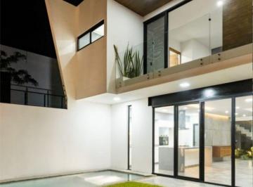 Casa · 301m² · 3 Recámaras · 2 Estacionamientos · Casa en Privada en Rancho Cortés Cuernavaca - Ham - 698 - Cp*