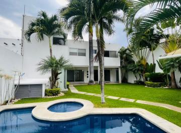 Casa de 3 habitaciones, Cuernavaca · Casa Moderna con Alberca y Seguridad Zona Dorada
