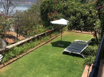 Casa · 415m² · 4 Recámaras · 2 Estacionamientos · Casa en Venta en La Peña en Valle de Bravo.