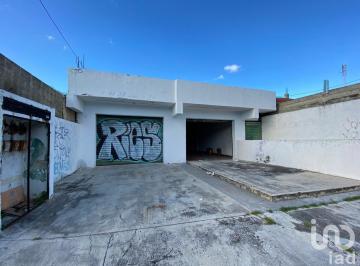 Local comercial · 275m² · 2 Estacionamientos · Local en Venta en Puerto Juárez Quintana Roo