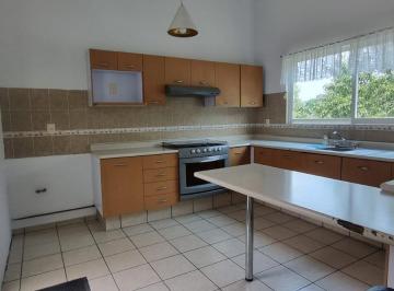 Casa de 3 habitaciones, Atizapán de Zaragoza · Casa en Venta en Calacoaya | Amplios Espacios y Jardín Privado
