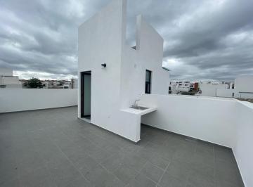Casa · 196m² · 4 Recámaras · 3 Estacionamientos · Se Vende Casa en Juriquilla, San Isidro, 4ta Recamara en Pb