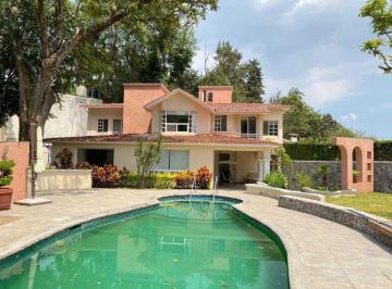 Casa en condominio · 600m² · 4 Recámaras · 4 Estacionamientos · Casa en Venta con Psicina y Jacuzzi Al Norte de Cuernavaca.