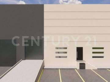 Bodega comercial · 640m² · 8 Estacionamientos · Se Renta Bodega de 640 m² en Arteaga.