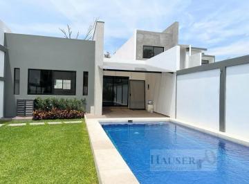 Casa de 4 habitaciones, Temixco · Casa con Alberca Fraccionamiento Brisas