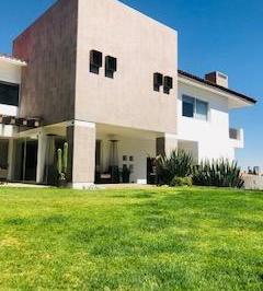 Casa · 610m² · 4 Recámaras · 6 Estacionamientos · Casa en Venta en Real del Country, Lomas Country Club, Huixquilucan