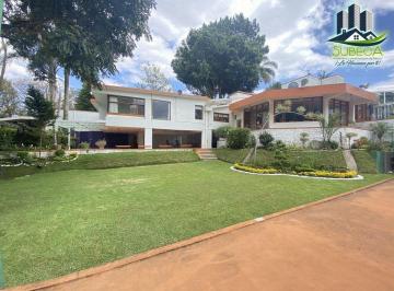 Casa de 5 habitaciones, Xalapa · Residencia en Venta con Alberca Coapexpan