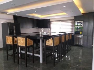 Casa · 4 Recámaras · 2 Estacionamientos · Se Renta Espectacular Casa en Velamar