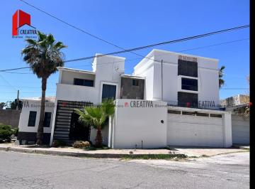 Casa · 206m² · 3 Recámaras · 2 Estacionamientos · Casa Venta, Campanario, Chihuahua, Chihuahua