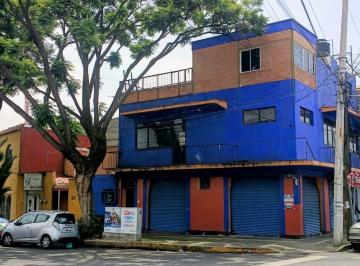 Casa uso de suelo de 3 habitaciones, Coyoacán · Gran Inversion! Propiedad con 4 Locales Comerciales, 1 Departamento, Una Casa. Vive de Tus Rentas
