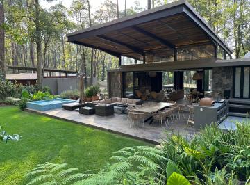 Casa en condominio de 5 habitaciones, Valle de Bravo · 25% de Co - Propiedad en Conjunto Oyamel