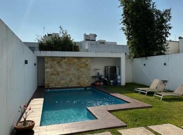 Casa · 4 Recámaras · 5 Estacionamientos · Casa en Renta Fraccionamiento Jardines del Country