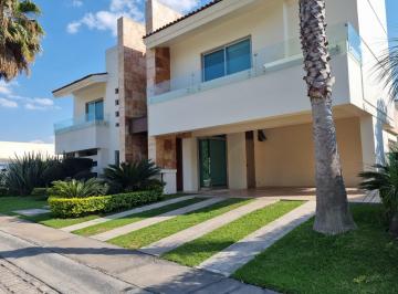 Casa de 3 habitaciones, Zapopan · Casa en Renta en Valle Real Zapopan