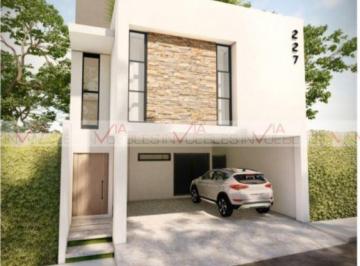 Casa · 335m² · 4 Recámaras · 2 Estacionamientos · Casa en Venta en García
