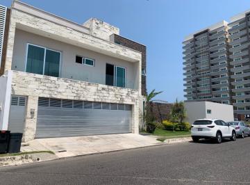 Casa de 3 habitaciones, Alvarado · Casa en Venta en Fracc Playas del Conchal