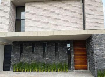 Casa en condominio · 254m² · 3 Recámaras · 2 Estacionamientos · Residencia en Venta en Altos Juriquilla