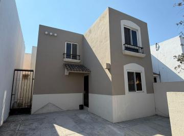 Casa · 90m² · 2 Recámaras · 2 Estacionamientos · Casa en Renta Jacarandas, Apodaca