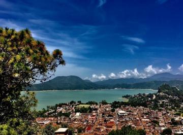 Casa en condominio · 410m² · 4 Recámaras · 3 Estacionamientos · Casa con Vista Al Lago en Valle de Bravo