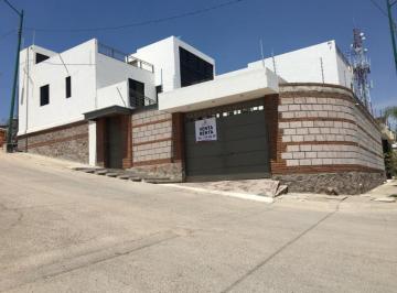 Casa · 437m² · 3 Recámaras · 4 Estacionamientos · Casa en Venta en Arbide