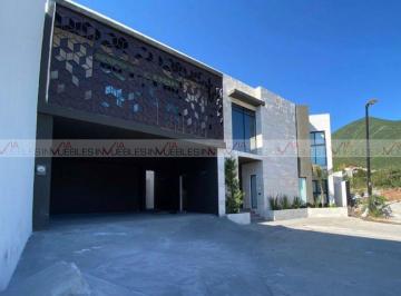 Casa · 428m² · 3 Recámaras · 2 Estacionamientos · Casa en Venta en Vistancias
