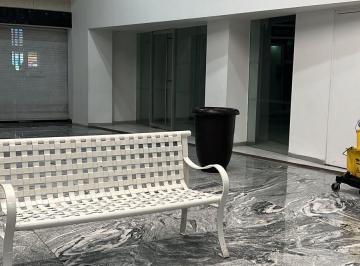 FACHADA · Local en Renta Grande en San Pedro Garza Garcia en Centro Comercial