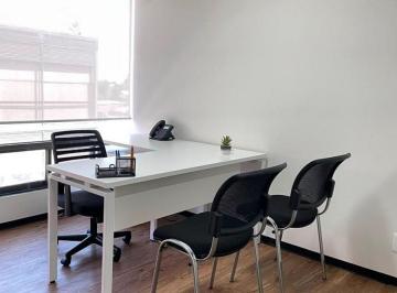 da883d147dae0665823a6f41a1edb9a7cd7c99af3c34216ec9d44c45b28ac0a4 · Renta Oficina Para 3 Personas, 13 m², Amueblada - Bosque de Ciruelos