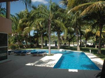 Villa · 1005m² · 5 Recámaras · 4 Estacionamientos · Casa - Puerto Aventuras