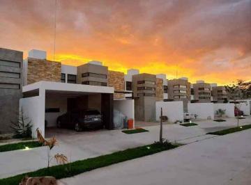 Casa de 3 habitaciones, Mérida · Casa Equipada, Dentro de Privada en Zona Norte.