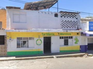 Casa de 2 habitaciones, Tepic · Se Vende Casa con Local Comercial