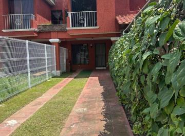 Casa de 3 habitaciones, Zapopan · Av Patria, La Calma Bajamos Precio, 3 Recamaras, Cochera Doble, Cocina Integral, Jardin Lateral