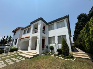 Casa de 4 habitaciones, San Andrés Cholula · Casa en Renta con Amplio Jardín en La Vista Country Club