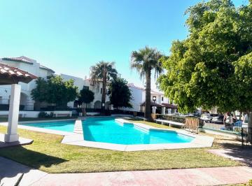 Casa en condominio de 3 habitaciones, Hermosillo · Mediterraneo Residencial, Bella y Amueblada, en Cerrada con Alberca Al Norte.
