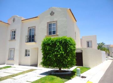 Casa de 3 habitaciones, Querétaro · Renta Casa 3 Recamaras Estudio o 4 Recamara Privada El Refugio