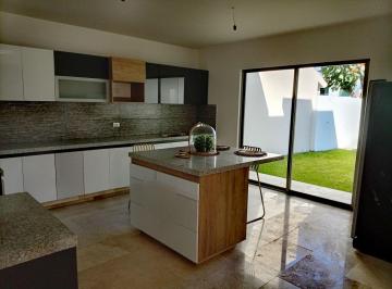 Casa de 5 habitaciones, Jiutepec · Casas con Alberca Privada y Jacuzzi, Jardín, Caseta de Vigilancia