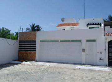 Casa de 4 habitaciones Renta MN 24,000 · Casa Amueblada en Renta en Residencial Villa Marina