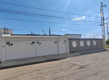 Casa de 4 habitaciones, Querétaro · Renta Exclusiva Residencia de un Nivel en Juriquilla Amplio Jardin 4 Recamaras