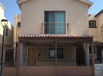 Casa de 3 habitaciones, Saltillo · Casa en Fracc Las Quintas Zona Norte