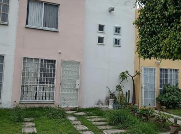 Casa de 2 habitaciones, Querétaro · Centrica Casa X Plaza Sendero Patio Qro