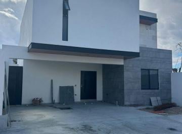 Casa de 3 habitaciones, Saltillo · Casa en Venta en Fracc La Escondida