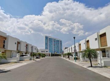 Casa de 3 habitaciones, Querétaro · Renta Casa en Juriquilla Privada Alberca Seguridad