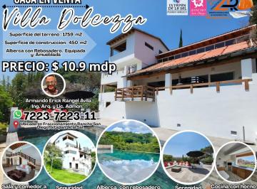 Casa de 5 habitaciones, Ixtapan de la Sal · Villa Dolcezza con Alberca con Rebosadero, Amplio Jardín y Terraza Amueblada con Vista Panorámica.