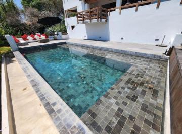 Casa de 5 habitaciones, Ixtapan de la Sal · Casa Villa Dolcezza con Picina con Rebosadero, Amplio Jardín, Amueblada, Equipada y Hermosas Vistas.