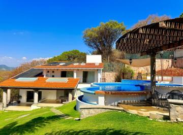 Casa de 3 habitaciones, Ixtapan de la Sal · Renta Casa Ángeles Alberca Climatizada y Jardín Enorme Súper Amplia Vistas de Panorámicas Fin Semana