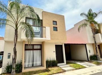 Casa de 3 habitaciones, Corregidora · Renta Casa Amplia en Puerta Real Privada Alberca Seguridad