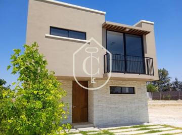 Casa de 3 habitaciones, Celaya · Casa en Venta en Fraccionamiento El Viñedo Celaya
